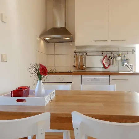 Kuschelige Ferienwohnung - Liv - Holzferienhaus In Zierow, Wismar, Ostsee - Strand 500m - 4 Personen - 2 Schlafzimmer Apartamento *